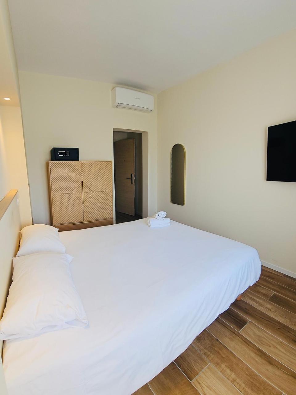 Adonis Sanary Grand Hôtel des Bains Exterior foto